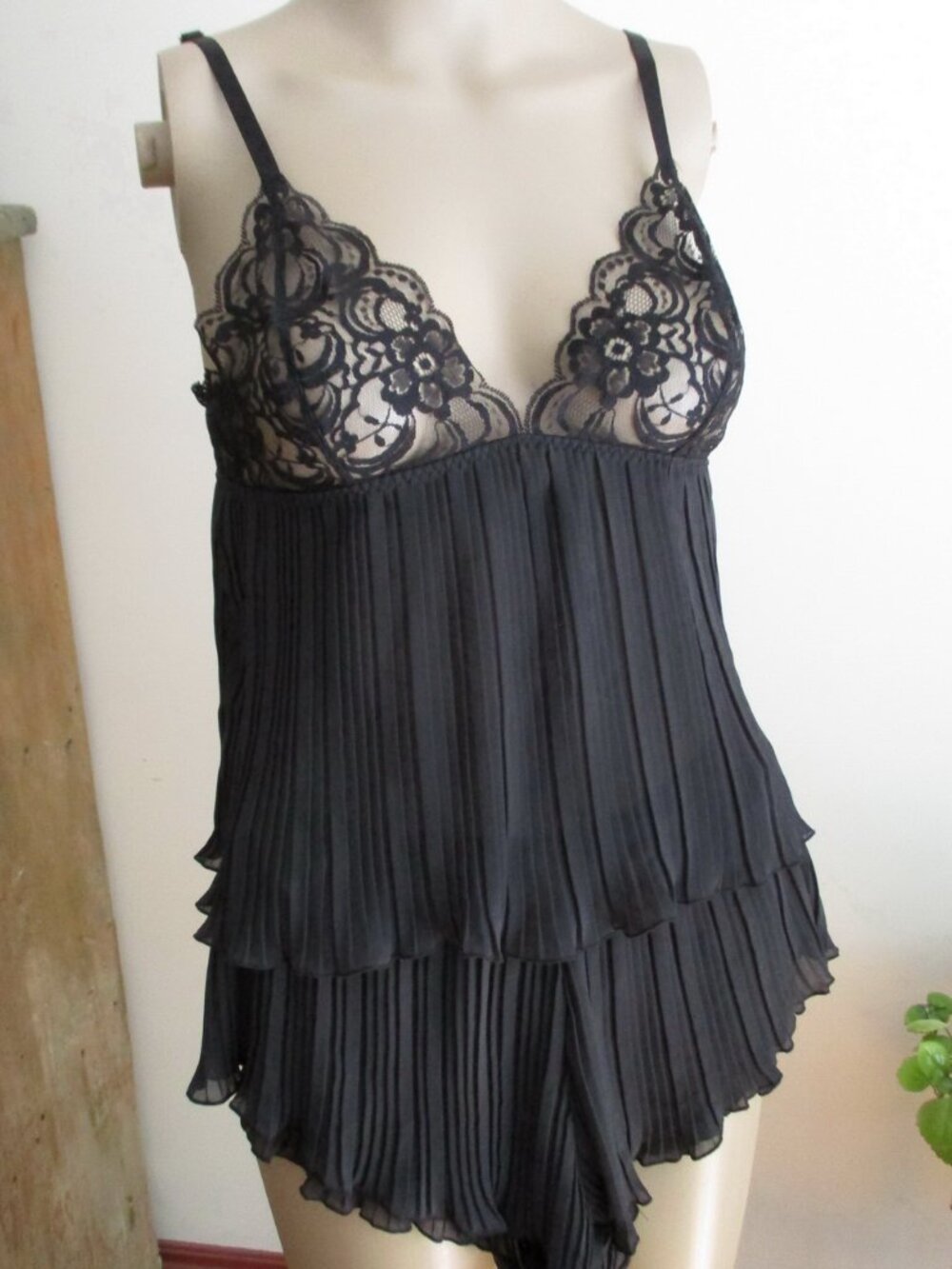 Victoria's Secret 2 Pc Baby Dolls, Sz S, Black, Pleated Semi Sheer New Old Stock